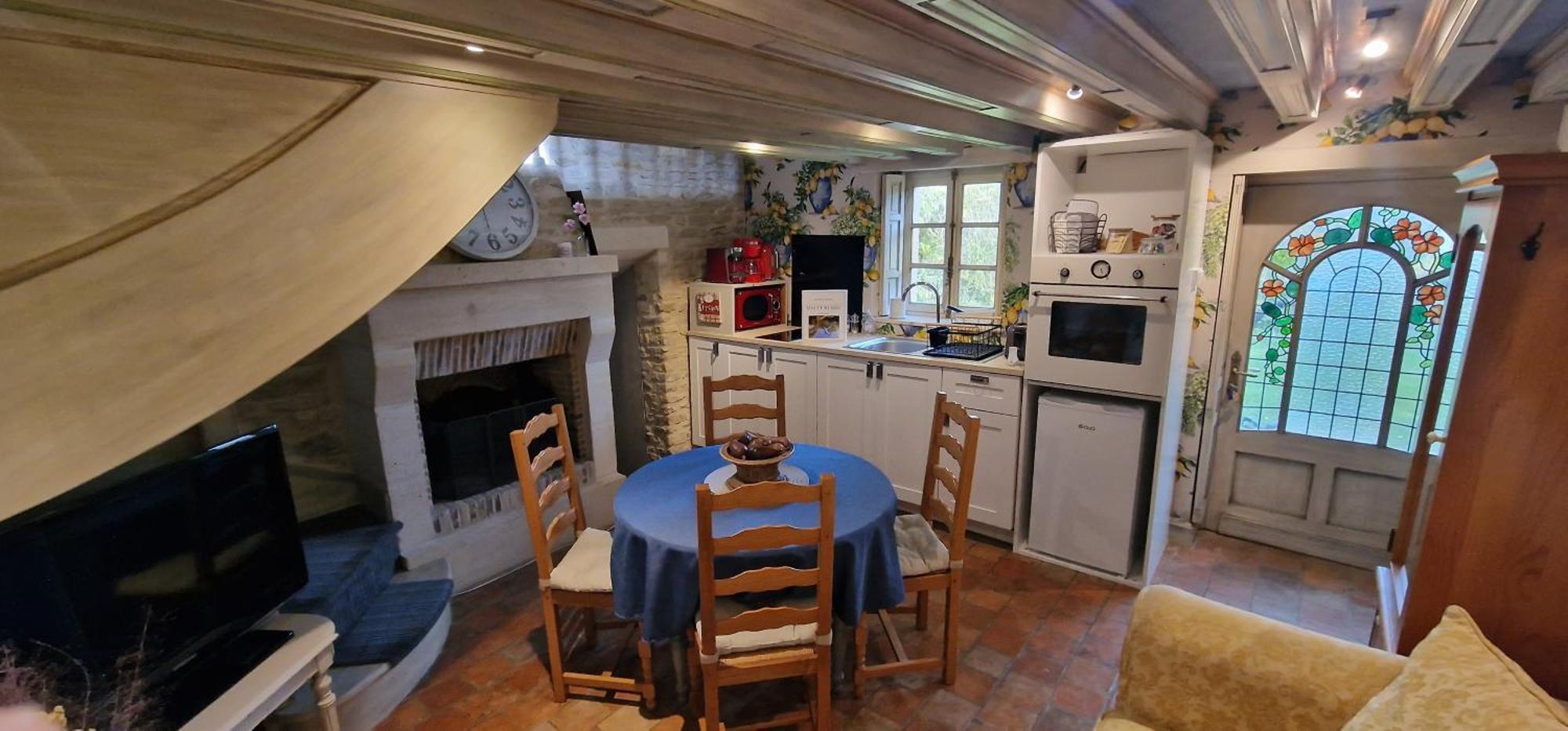 Apartment Dans Un Ecrin De Verdure Le Manoir (Calvados)