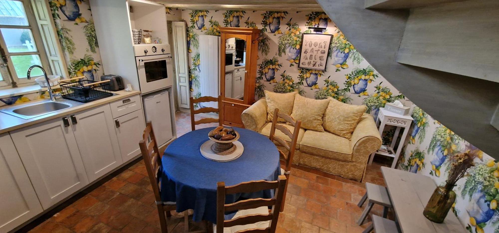 Apartment Dans Un Ecrin De Verdure Le Manoir (Calvados)