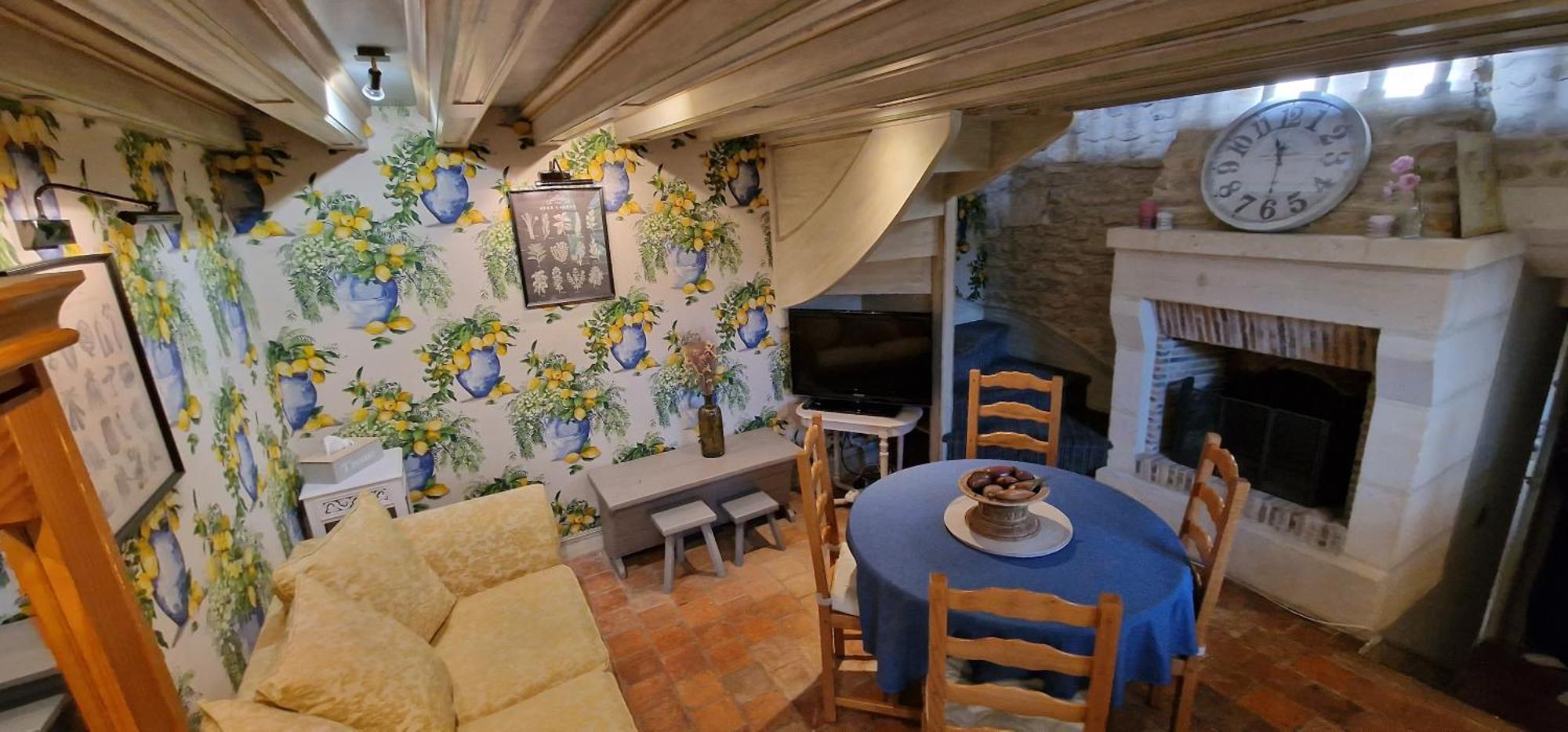 Dans Un Ecrin De Verdure Apartment