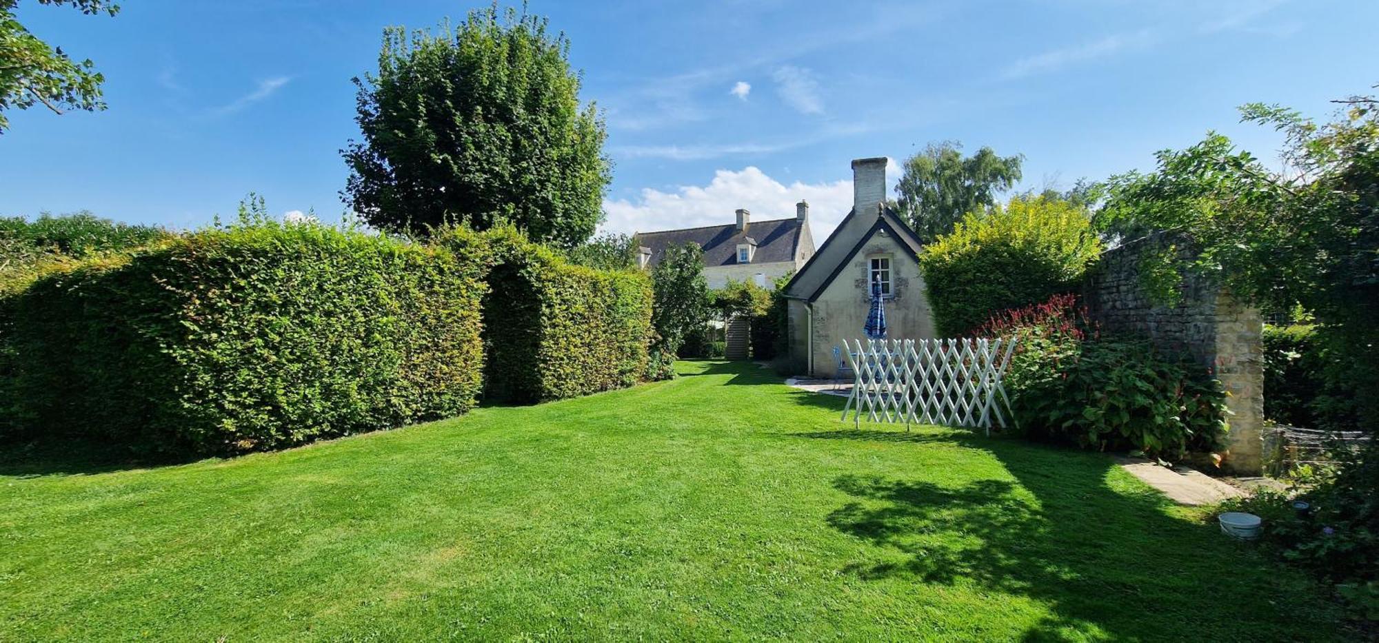Apartment Dans Un Ecrin De Verdure Le Manoir (Calvados)