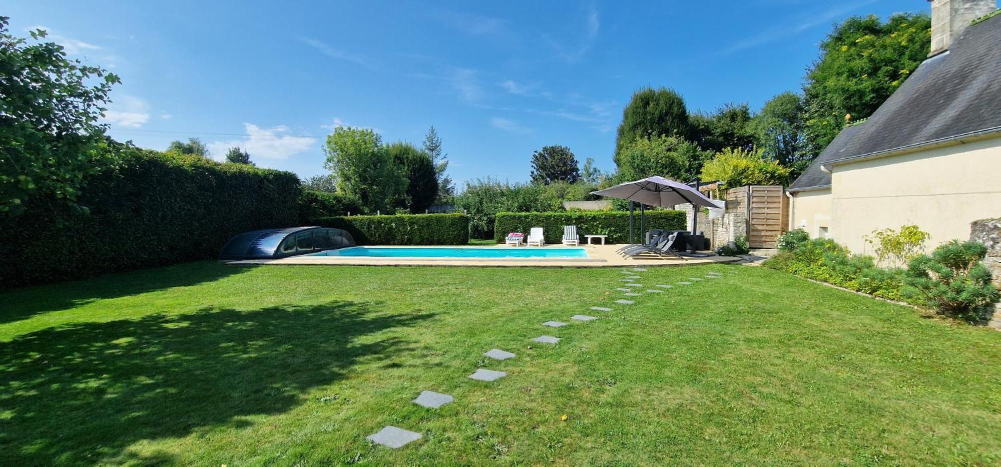 Dans Un Ecrin De Verdure * Le Manoir (Calvados)