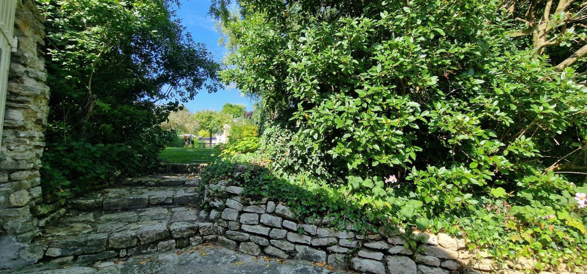 Dans Un Ecrin De Verdure Apartment *