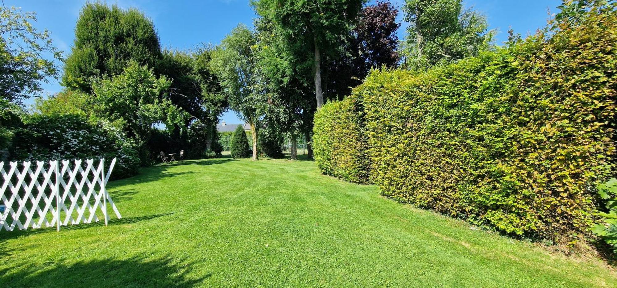 Dans Un Ecrin De Verdure Apartment *